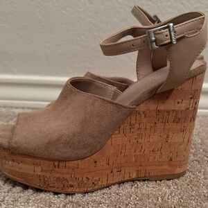 Charles David-Women's Tan Wedge Sandals